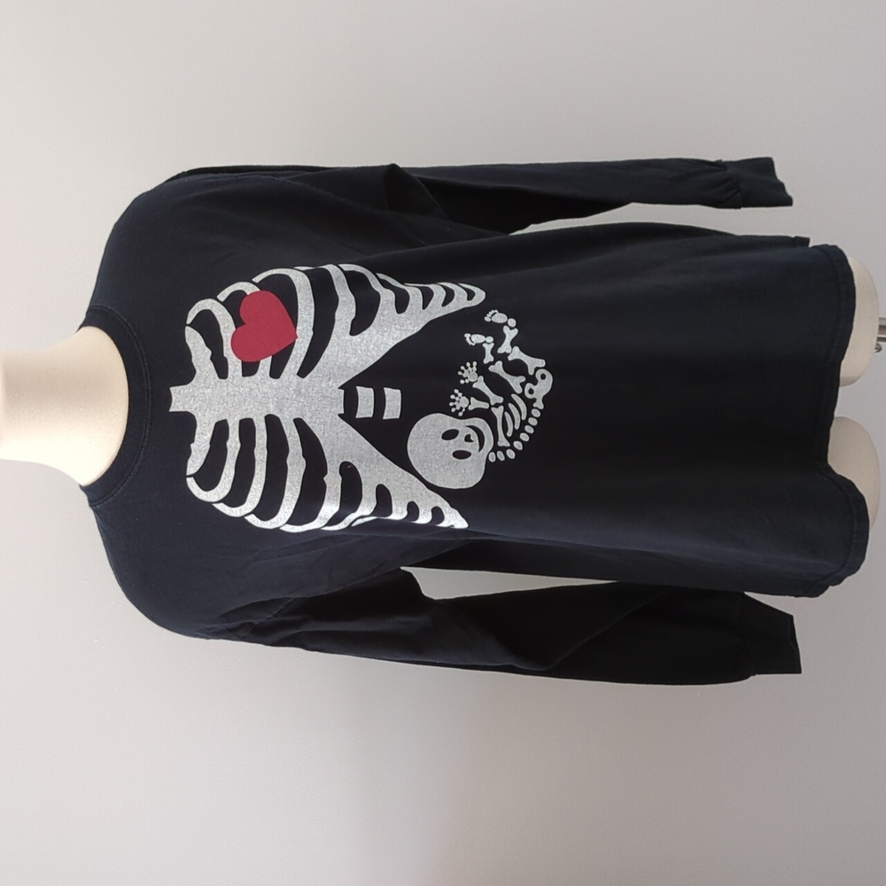 Black Skeleton Heart Graphic Women's Maternity Long Sleeve Top, Halloween